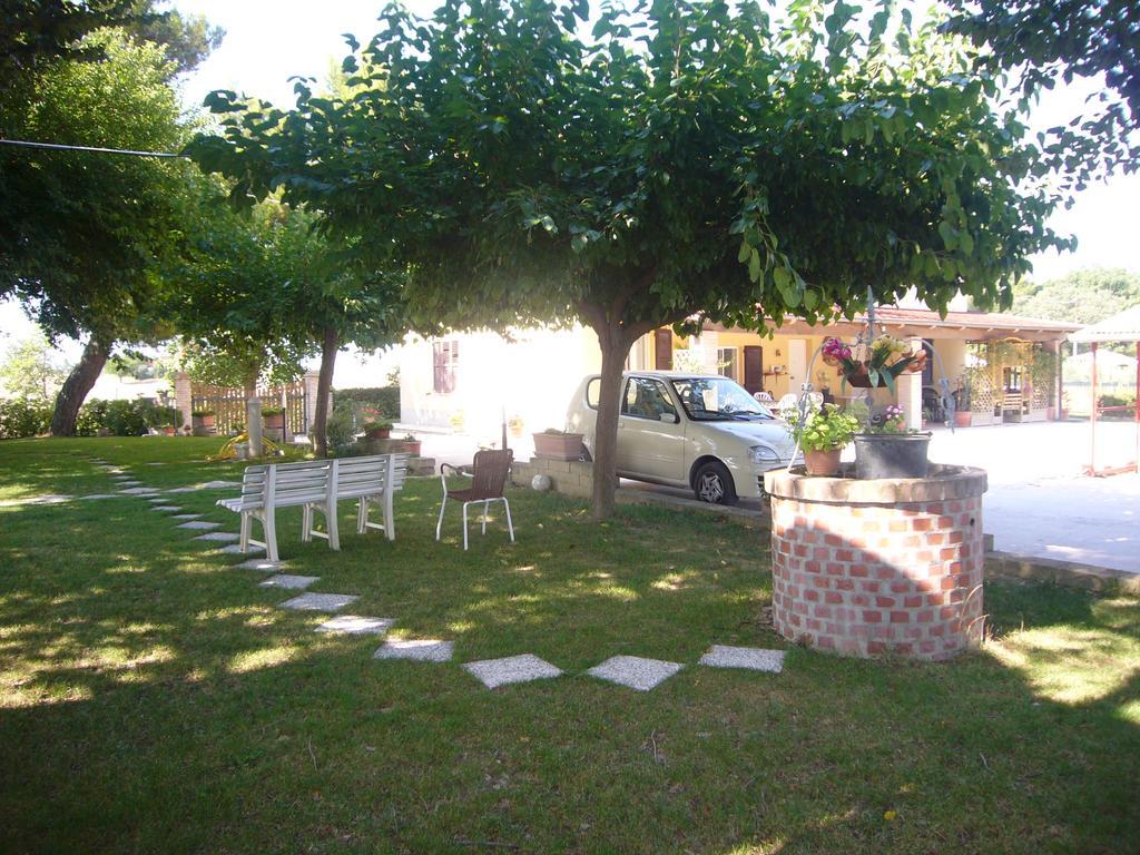 Agriturismo Al Rifugio Divino Belvedere Ostrense Exterior photo