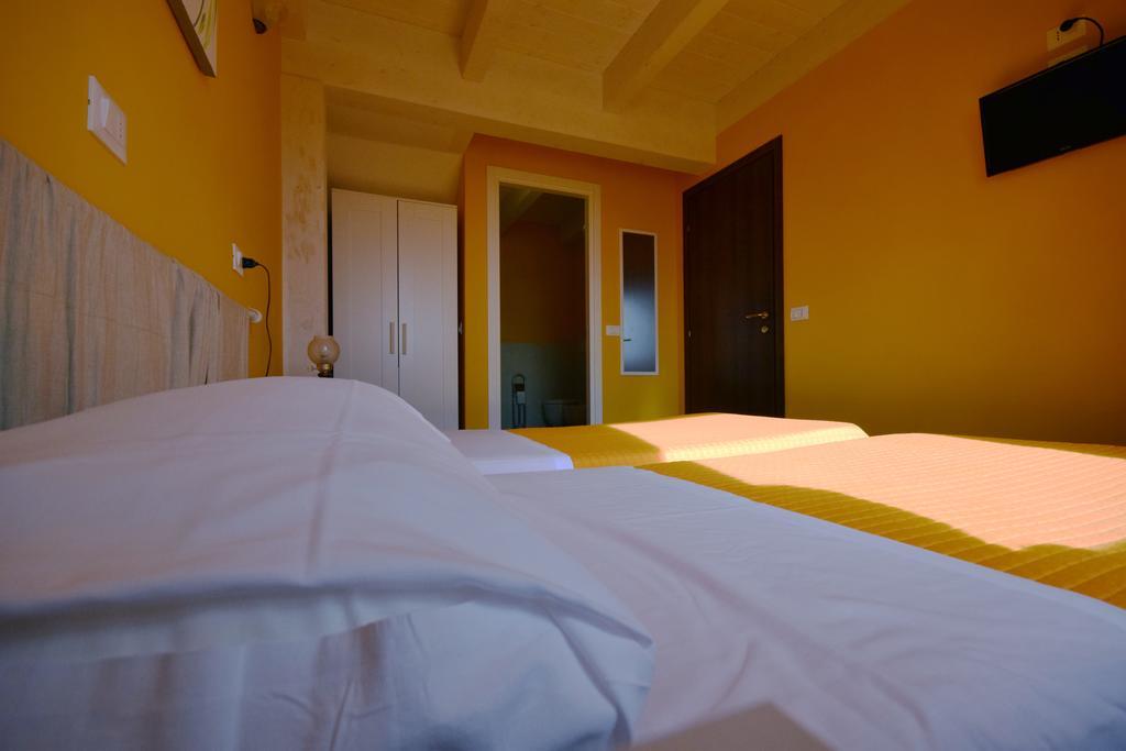 Agriturismo Al Rifugio Divino Belvedere Ostrense Exterior photo